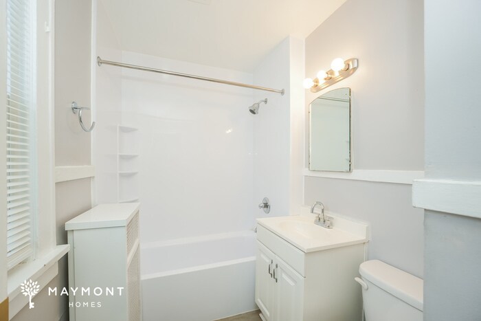 Building Photo - 26431 Shoreview Ave