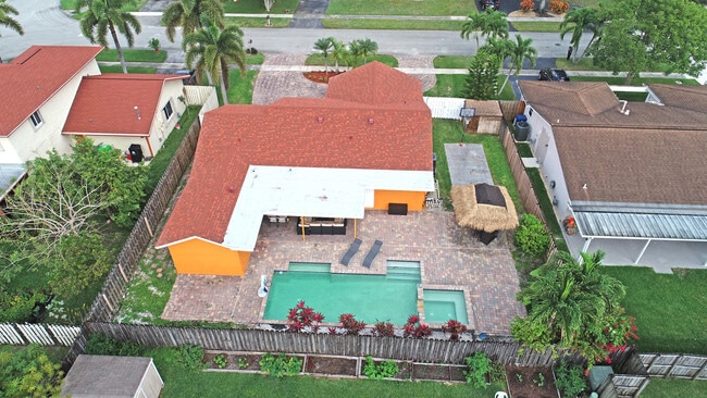 Building Photo - 11910 NW 38th Pl