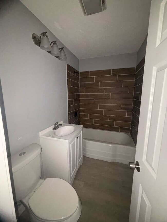 Building Photo - Cozy 2 Bedroom Unit in Lubbock TX Amazing Deal !!!