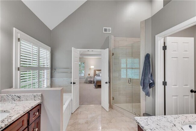 Building Photo - 4669 Ashford Club Dr