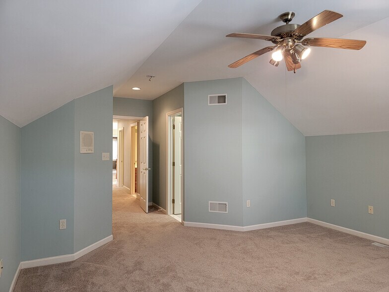 Building Photo - 1110 Persimmon Dr