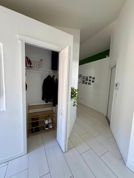 Building Photo - 7527 Oxford Garden Cir