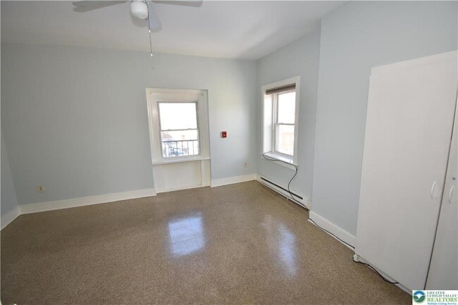 Building Photo - 433 Ferry St