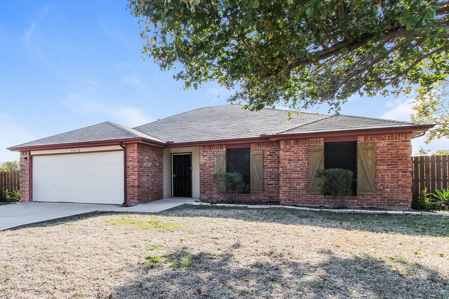 Building Photo - 7618 Creek Wood Dr