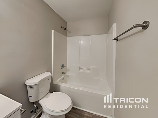 Building Photo - 5434 Peachwood Dr