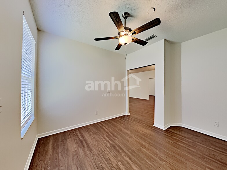 Building Photo - 19141 Meadow Pine Dr