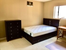 Building Photo - 10982 Roebling Ave