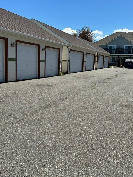 Building Photo - 1096 Longbow Ln
