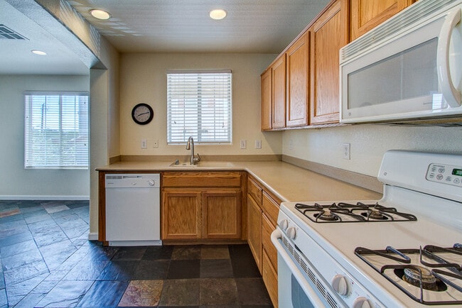 Building Photo - **$800 OFF MOVE IN BY 12/12/25**3-Story Home with Private Bathrooms and Strip View