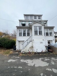 Building Photo - 3 bedroom 1 bathroom