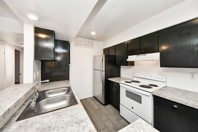 Building Photo - 12905 Woodforest Blvd