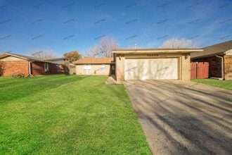 Building Photo - 10205 Glascow Dr