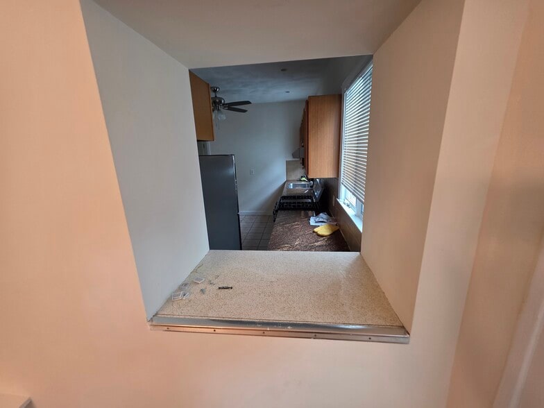 Building Photo - 1028 Fellsway