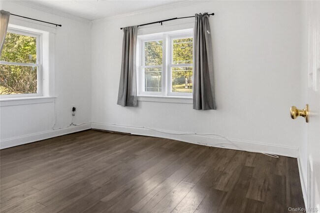 Building Photo - 13 Strack Rd