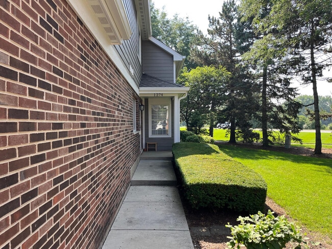 Building Photo - 1274 S Parkside Dr