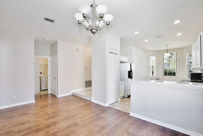 Building Photo - Lovely 3/2 Spacious Home and a 2 Car Garage in Deans Reserve - Orlando!