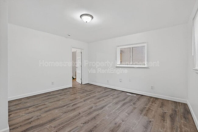 Building Photo - 5 Van Crest Ln