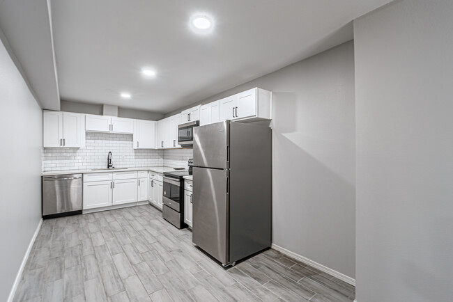 Renovated Modern Kitchen - 9711 Linkmeadow Ln