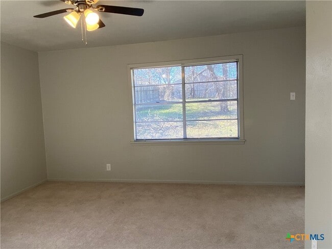 Building Photo - 706 Forest Dr