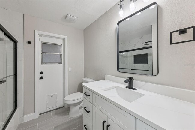 Building Photo - 704 Milan Ct