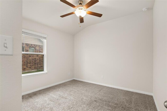Building Photo - 105 Saviano Rd