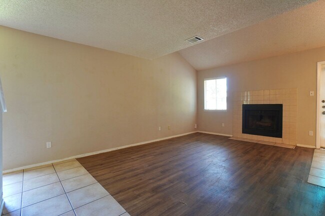 Building Photo - 7602 Woodstone Cove