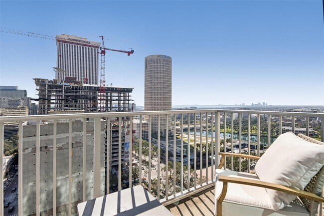 Building Photo - 777 N Ashley Dr