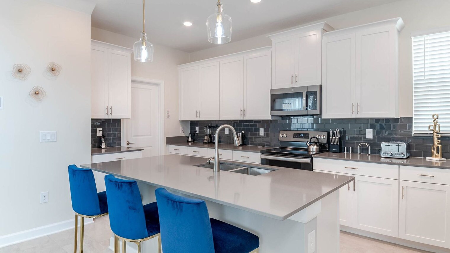 Building Photo - 610 Whistling Straits Blvd