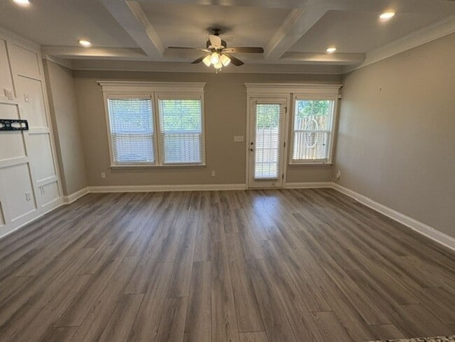 Building Photo - 1007 Linsmore Ave