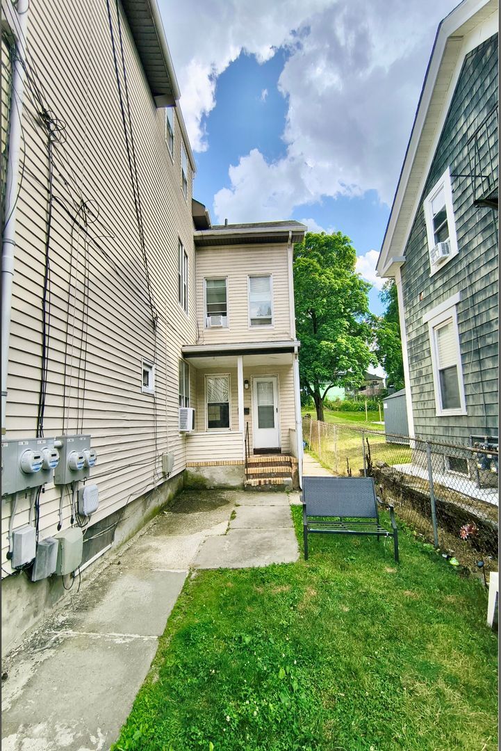 Building Photo - 79 Hamlet Ave