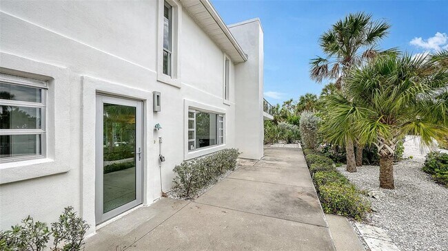 Building Photo - 7665 Sanderling Rd