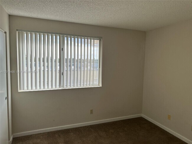 Building Photo - 9905 Westwood Dr