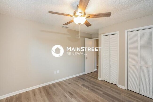 Building Photo - 3 Bedroom Pet-Friendly Home in LAKELAND, FL with Main Street Renewal