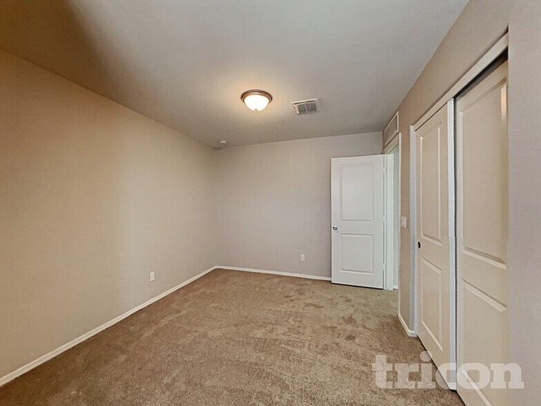 Building Photo - 11690 N 166th Dr