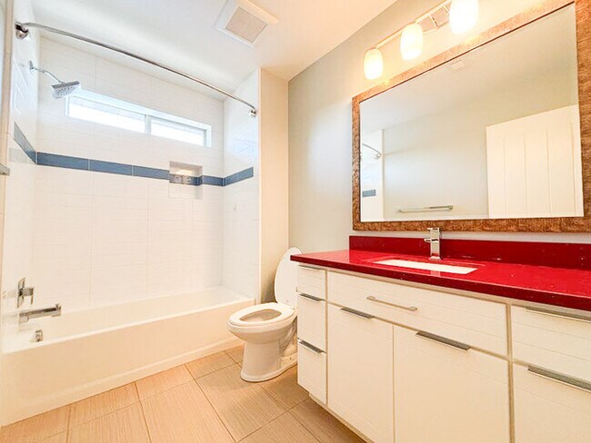 Building Photo - Luxury 5-Bedroom Rental with Pool, Finishe...