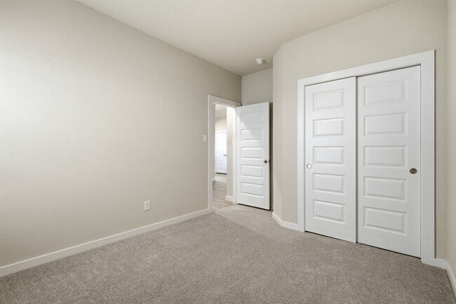 Building Photo - 2742 Oakleaf Ash Ln