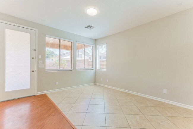 Building Photo - 3286 E Merlot St