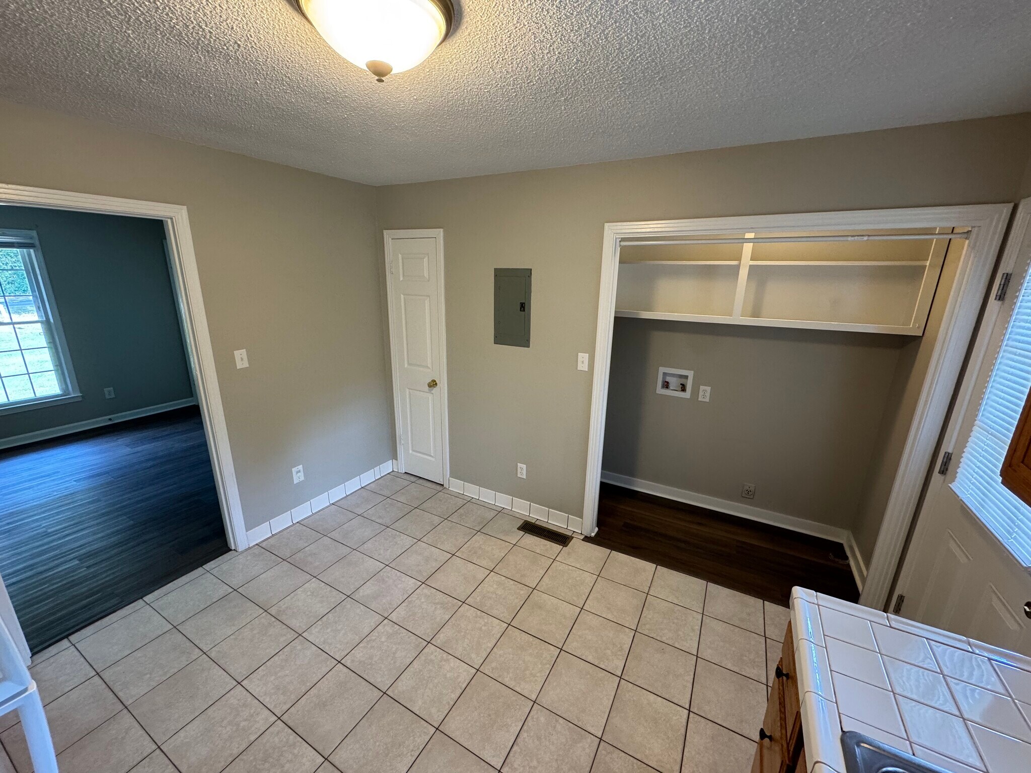 Washer /Dryer Hook-ups and kitchen pantry - 307 Pleasant Dr