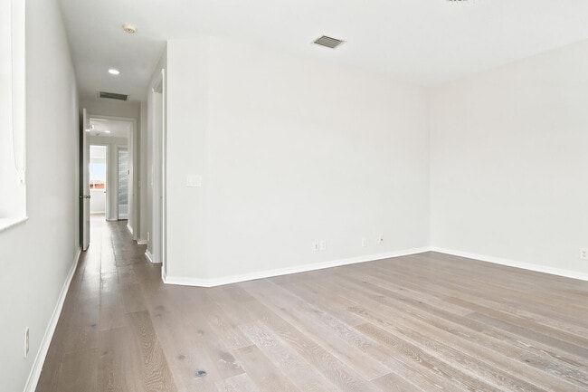 Building Photo - 207 Isle Verde Way