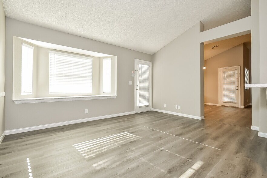 Building Photo - 3316 Sturbridge Cir