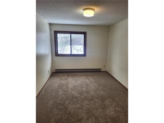 Building Photo - 124 4th Ave