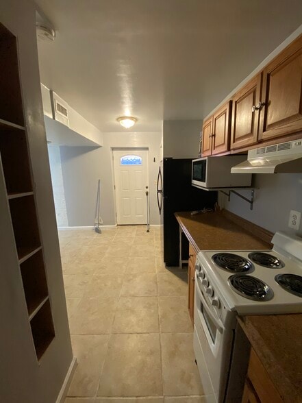 Building Photo - 1324 Xaveria Dr