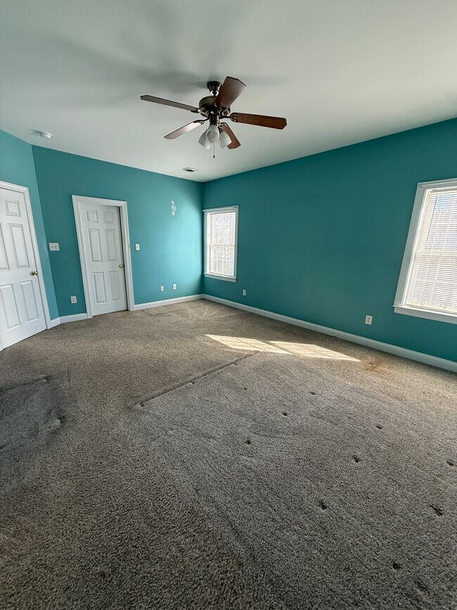 Building Photo - Large 4 Bedroom Home in Glen Allen