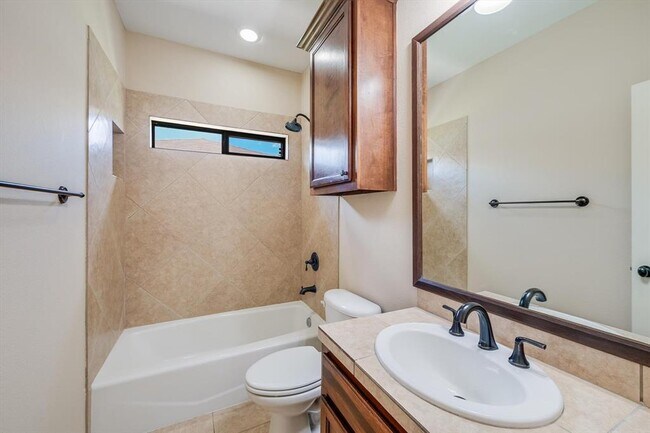 Building Photo - 14711 Longbranch Dr