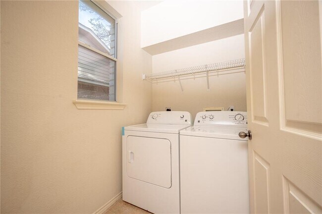 Building Photo - 1707 Big Bend Dr