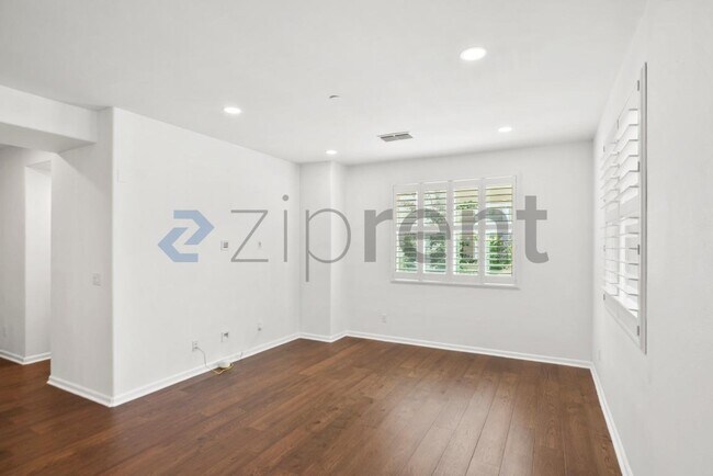 Building Photo - Unit 1529
