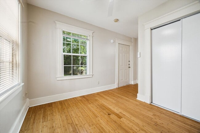 Building Photo - Heights Home for Rent! Move-in Ready