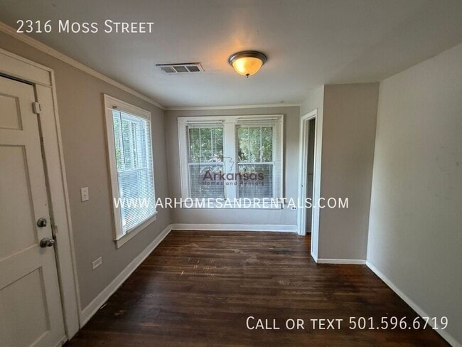 Building Photo - 2316 Moss St