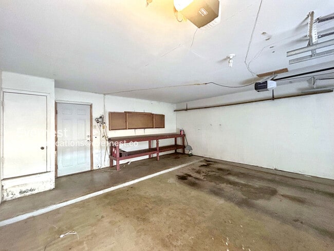 Building Photo - 8309 Wexford Dr