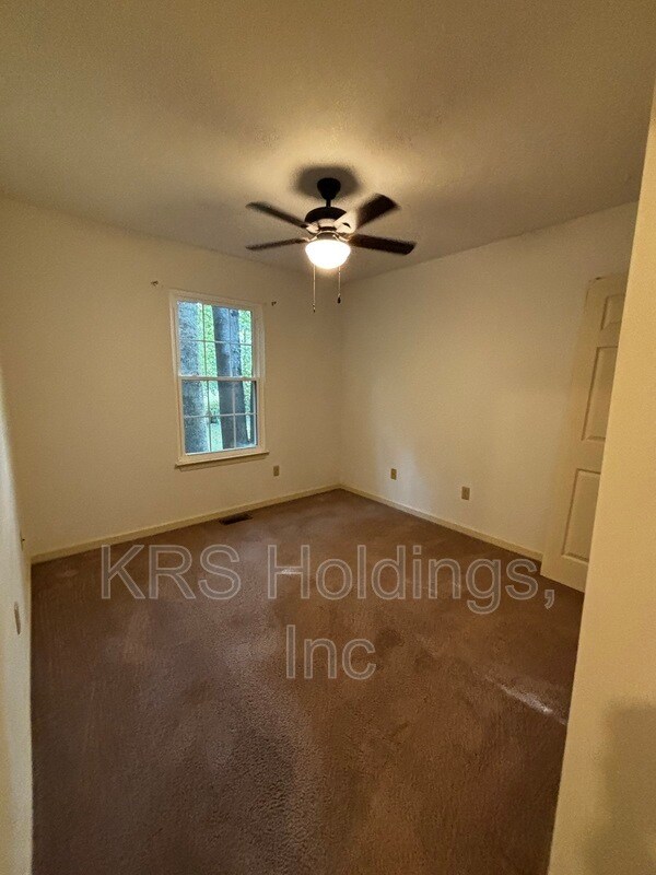 Building Photo - 3320 Pinecrest Cir